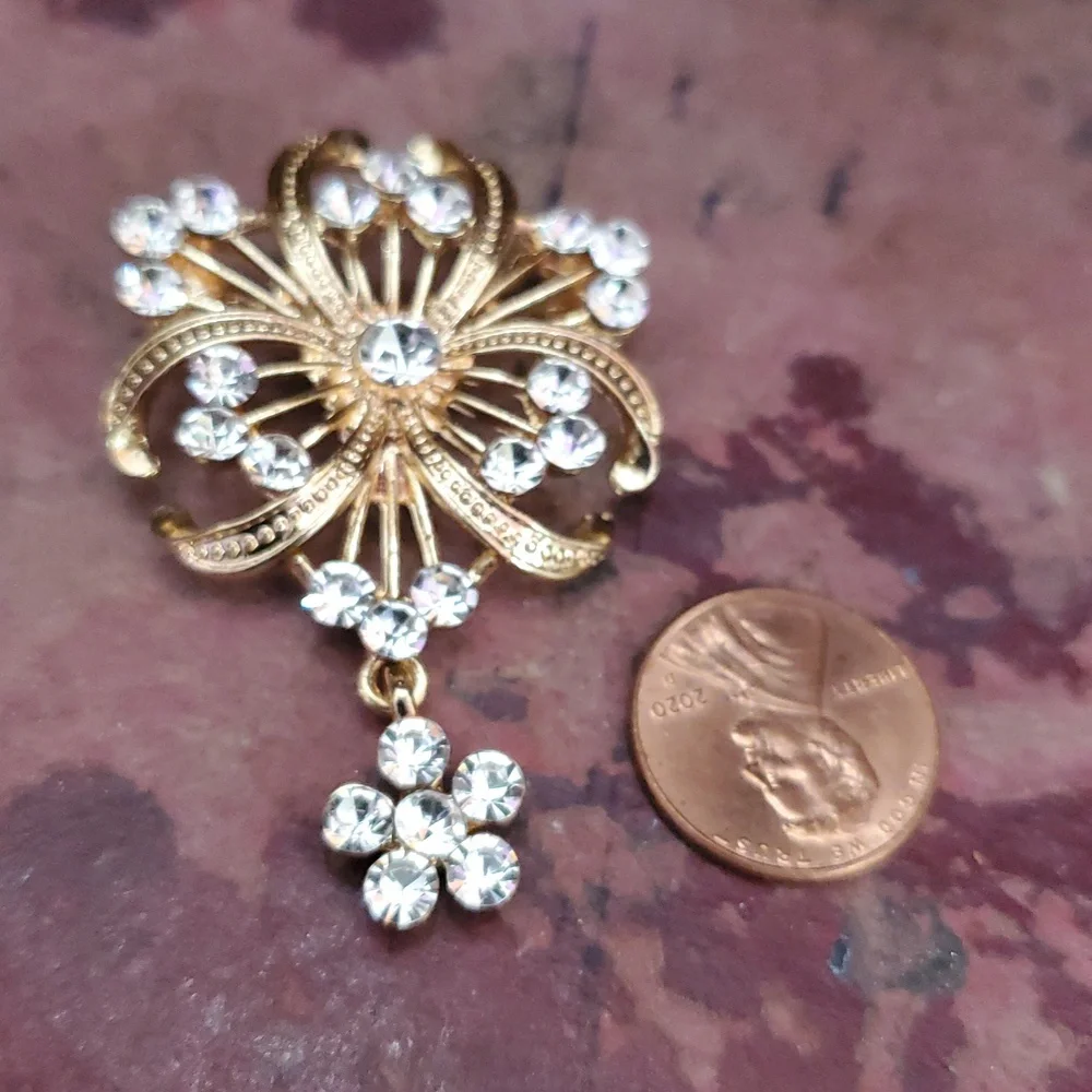 Gold Rhinestone Brooch DZ